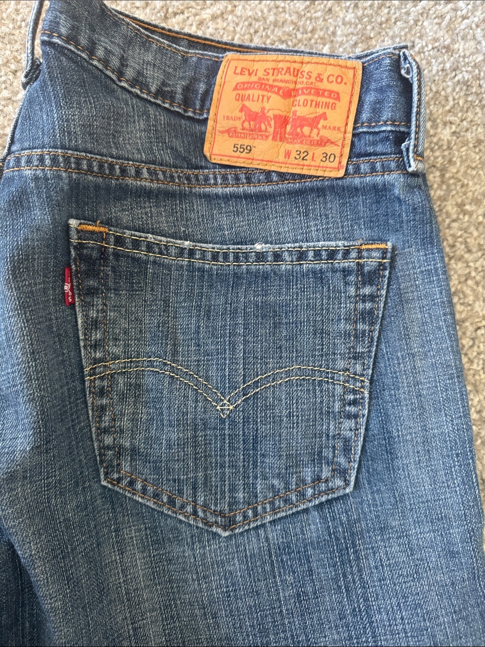 Levi's 559 Relaxed Straight Jeans in Medium Blue Denim